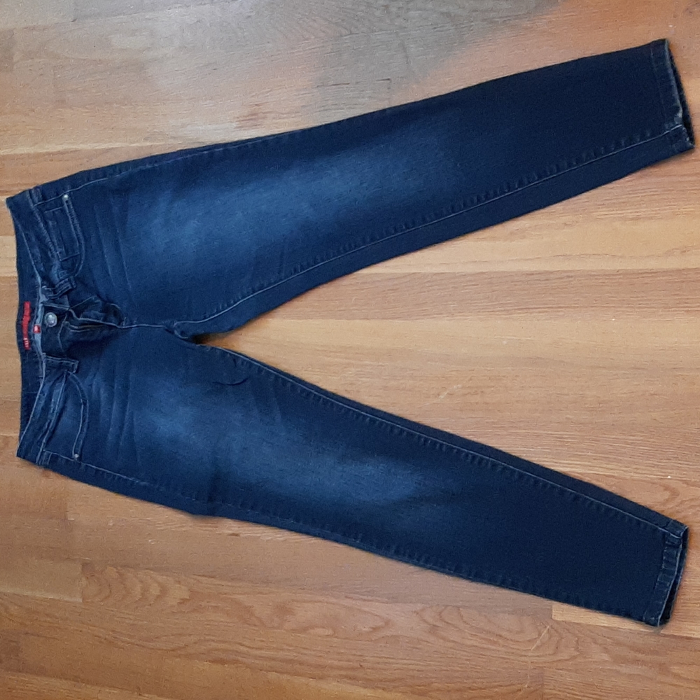 Elle dark wash jeans, size 10R